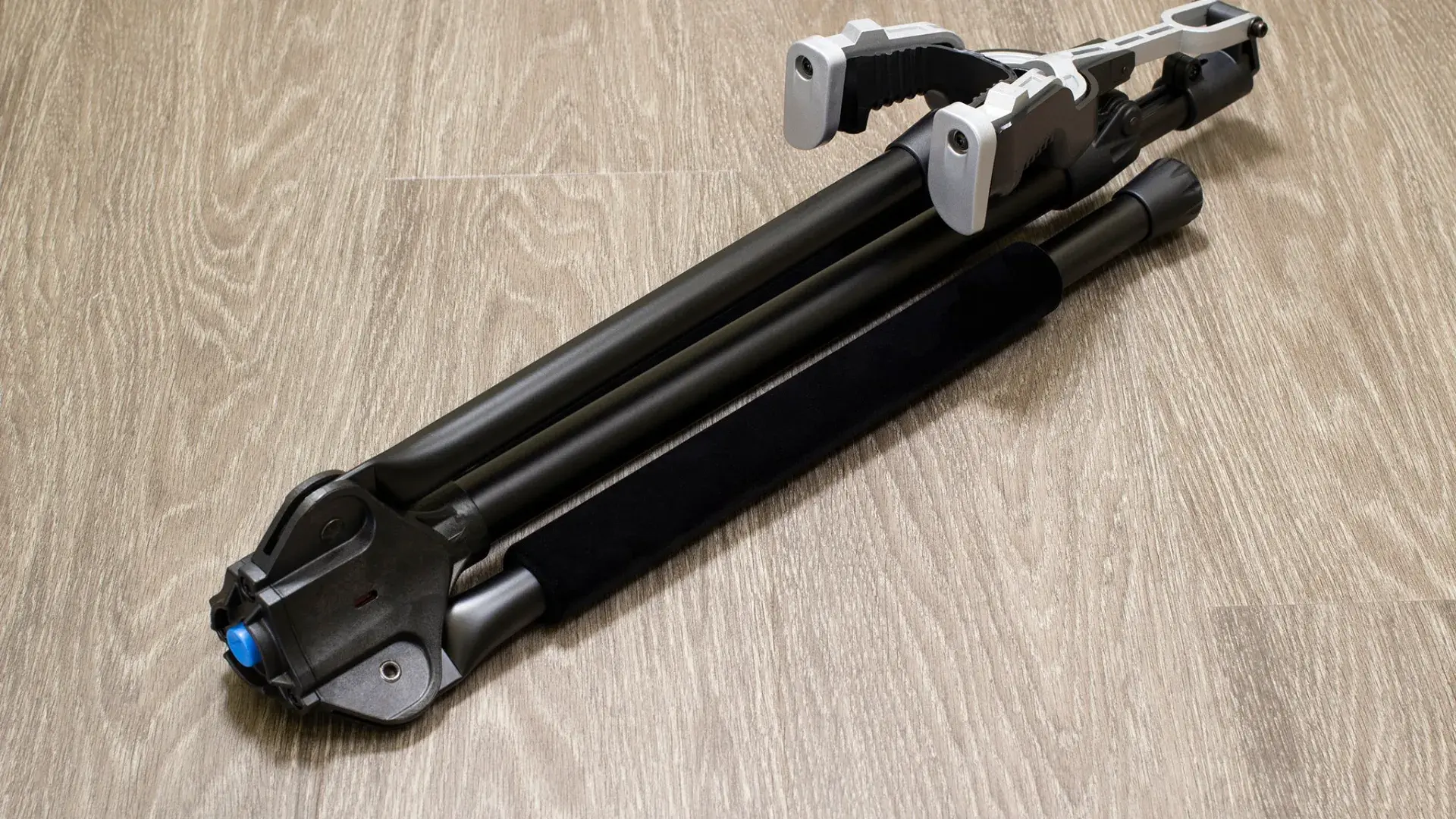 Gs 1000pro 17 Lggenesisseriesplusguitarstandswithoneclickpush Buttonlockinglegmechanism 3000x Cropped Gs 1000pro 17 Lggenesisseriesplusguitarstandswithoneclickpush Buttonlockinglegmechanism 3000x Cropped